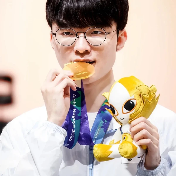 The most loved look of Faker today