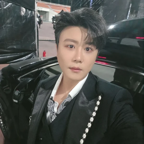 Popular photo full of fans’ love for Jin Haesung