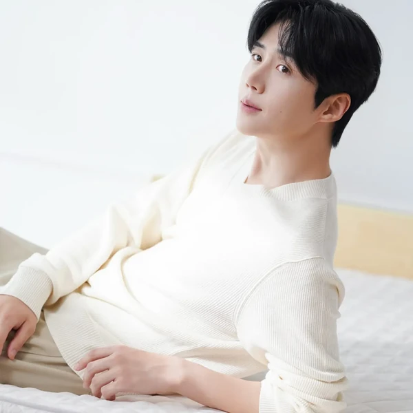 Penampilan Kim Seonho yang paling disukai hari ini