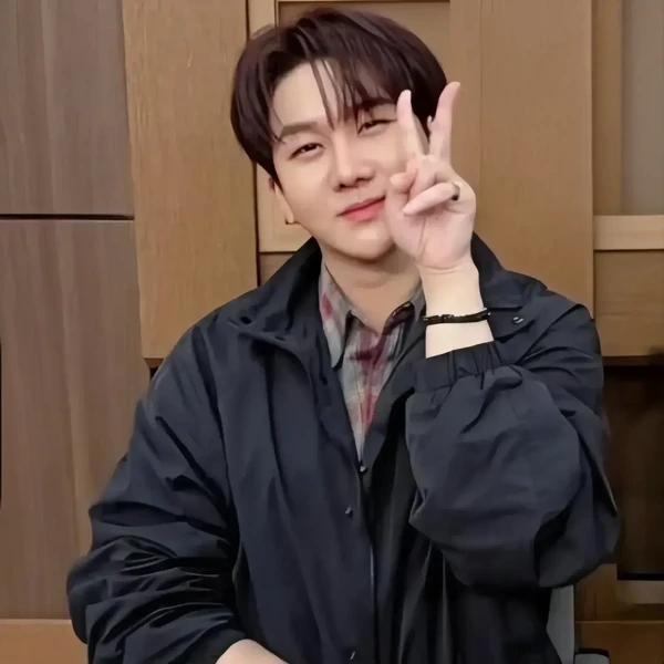 The most loved look of Kim Soochan today