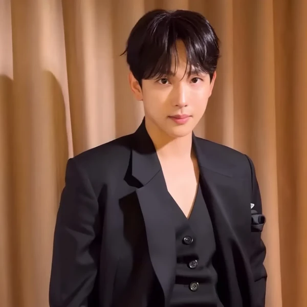 Top moment of Yim Siwan chosen by fans