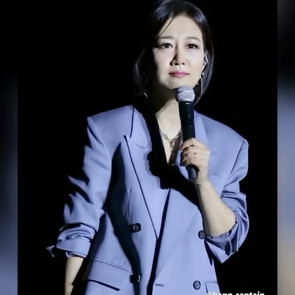 The most loved look of Jang Yoonjeong today