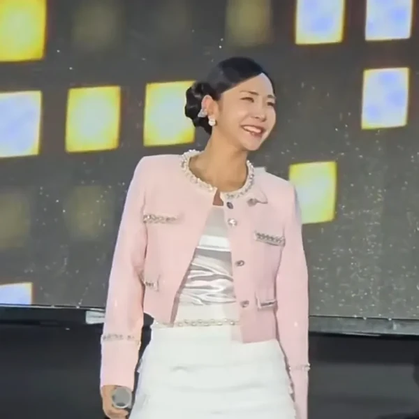 The most loved look of Huh Chanmi today