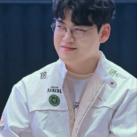 최애 팬덤이 만들어낸 구마유시의 1등 배너 게시글