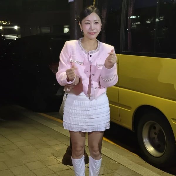 Popular photo full of fans’ love for Huh Chanmi