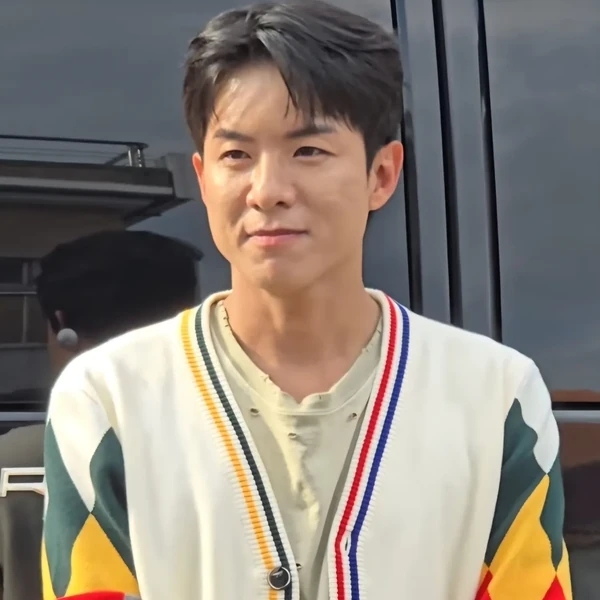 The most loved look of Na Taejoo today