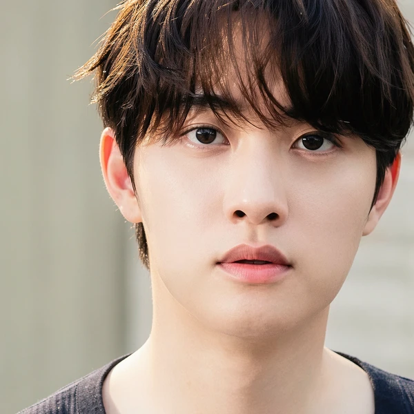 Foto populer Doh Kyungsoo (D.O.) yang penuh cinta dari penggemar