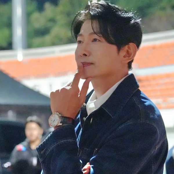 The most loved look of Kim Yongpil today