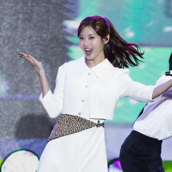 Popular photo full of fans’ love for Bae Ahyeon