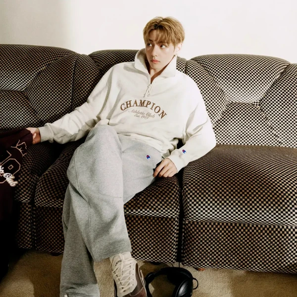 Top moment of Kim Taehyung (V) chosen by fans