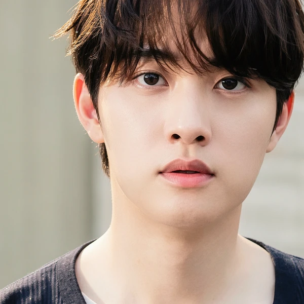 Penampilan Doh Kyungsoo (D.O.) yang paling disukai hari ini