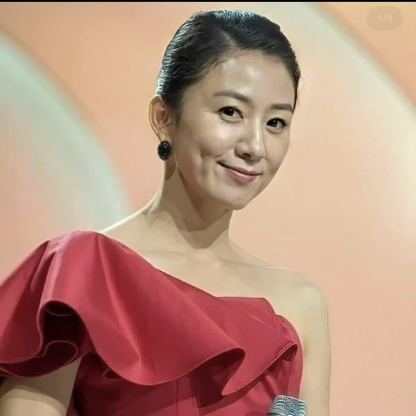 The most loved look of Kim Heeae today