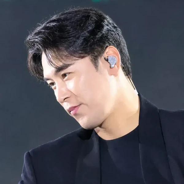 Foto populer Jang Minho yang penuh cinta dari penggemar