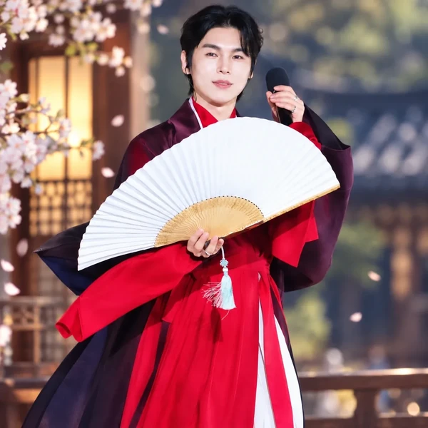 The most loved look of Kim Junsu (1991) today