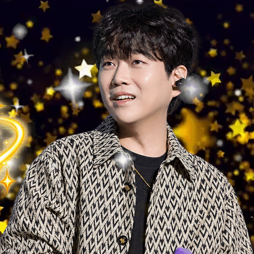 Popular photo full of fans’ love for Hwang Youngwoong