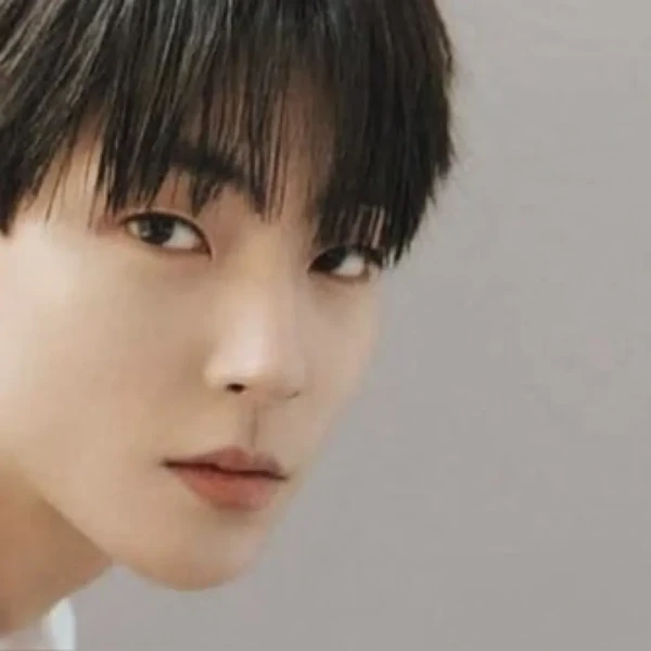 오늘 가장 사랑받은 황인엽의 모습