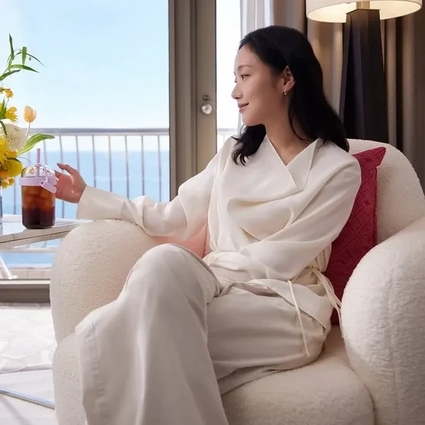 The most loved look of Kim Goeun today