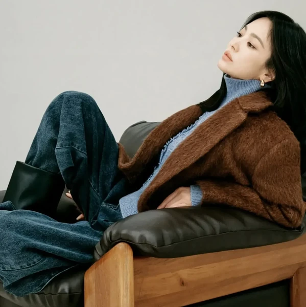 The most loved look of Song Hyekyo today