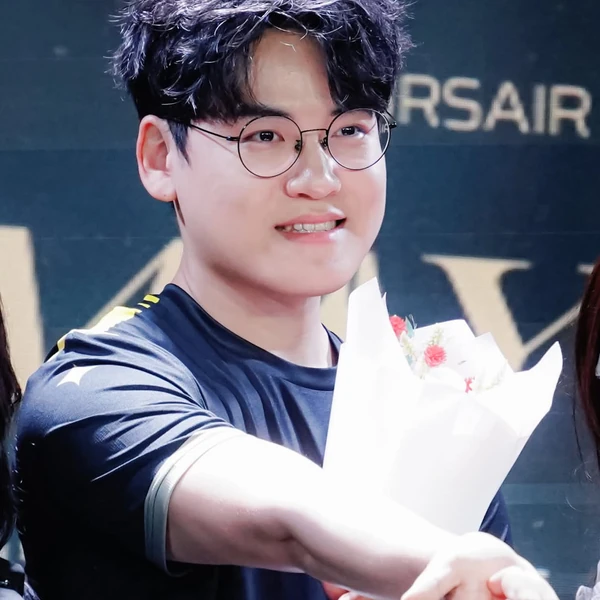 Most popular banner post in Gumayusi's community