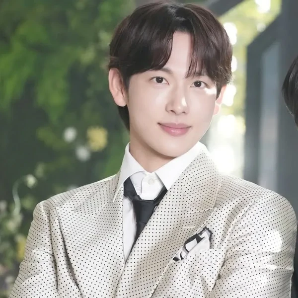 Popular photo full of fans’ love for Yim Siwan