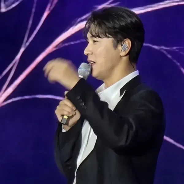 Foto populer Jang Minho yang penuh cinta dari penggemar