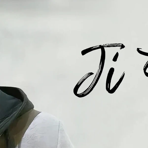 The most loved look of Ji Sung today