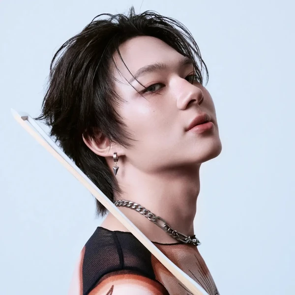 Popular photo full of fans’ love for NuNew