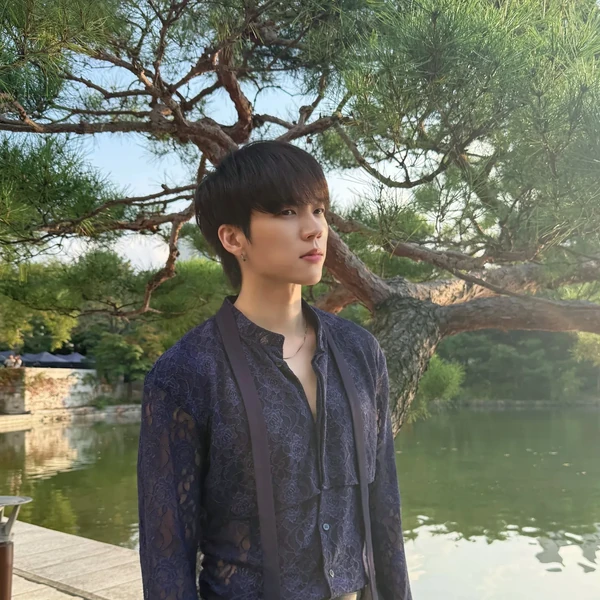 The most loved look of Nam Woohyun today