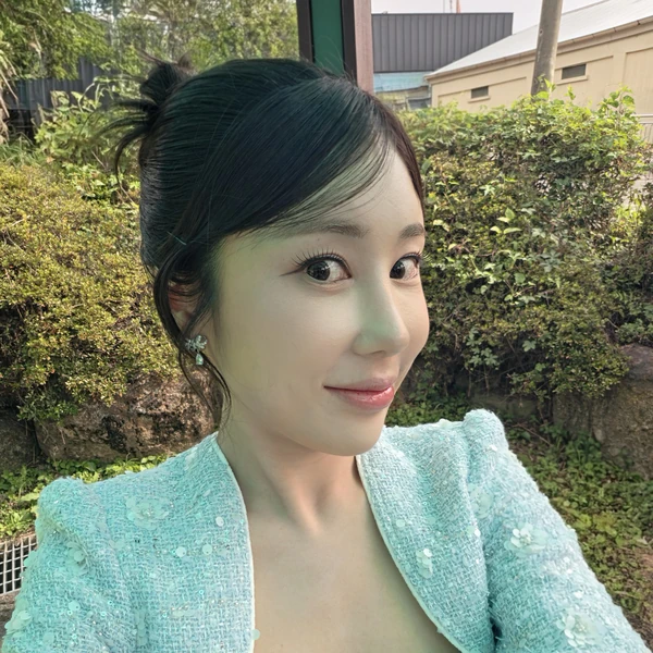 Foto populer Kim Soyou yang penuh cinta dari penggemar