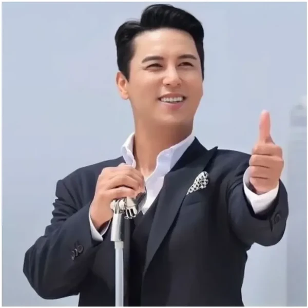 Foto populer Jang Minho yang penuh cinta dari penggemar