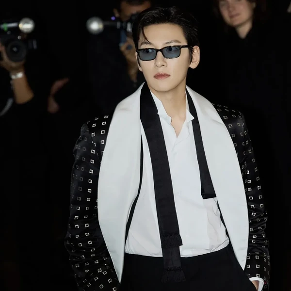 The most loved look of Ji Changwook today