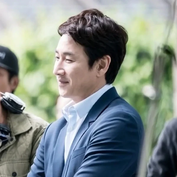 The most loved look of Lee Sunkyun today
