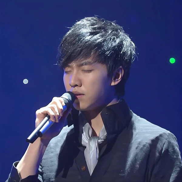 Foto populer Lee Seunggi yang penuh cinta dari penggemar
