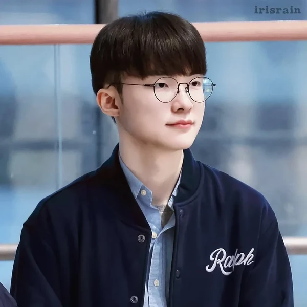 Momen gemilang Faker yang dibuat oleh fandom