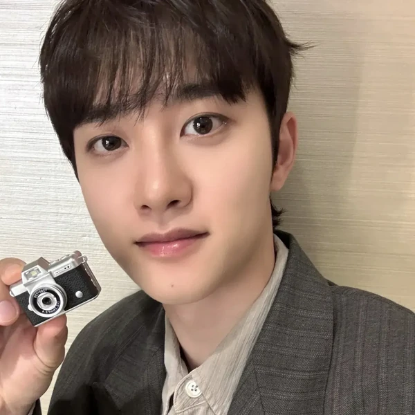 Penampilan Doh Kyungsoo (D.O.) yang paling disukai hari ini