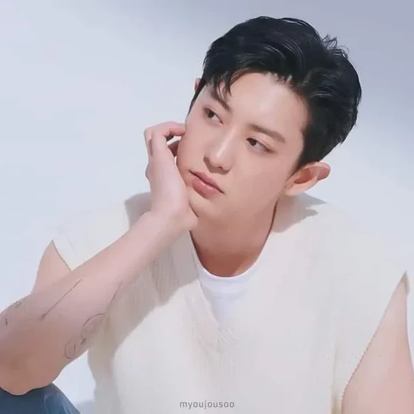 Popular photo full of fans’ love for Chanyeol