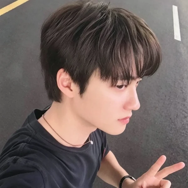 Foto populer Doh Kyungsoo (D.O.) yang penuh cinta dari penggemar