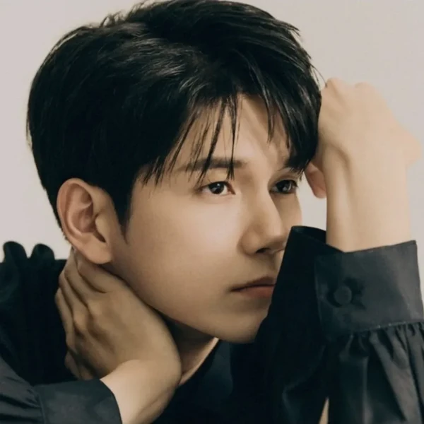 The most loved look of Ong Seongwu today