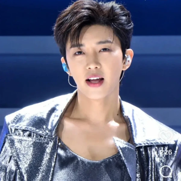 Foto populer Lim Youngwoong yang penuh cinta dari penggemar
