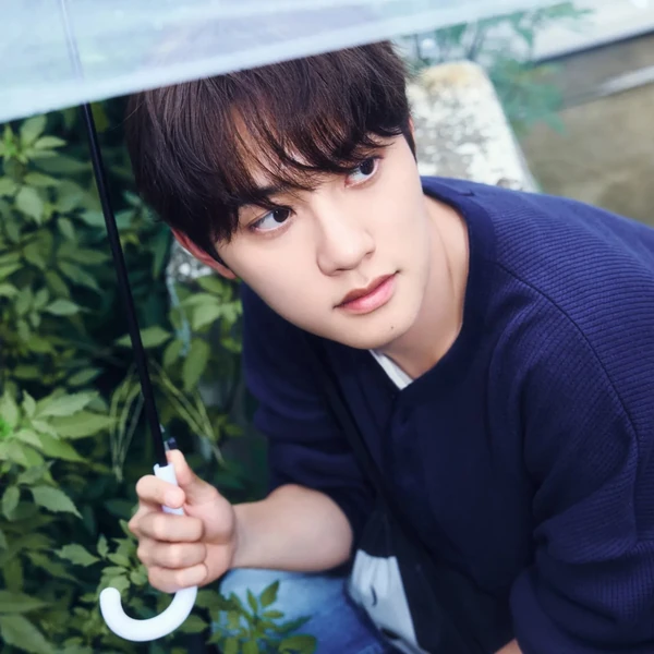 Penampilan Doh Kyungsoo (D.O.) yang paling disukai hari ini