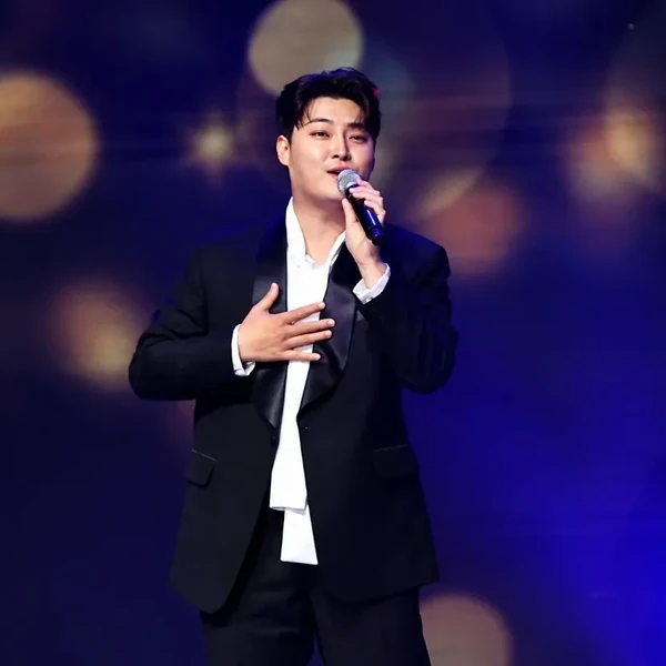 Popular photo full of fans’ love for Kim Kyungmin