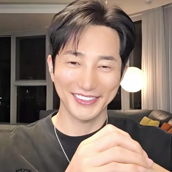 Popular photo full of fans’ love for Park Sihoo