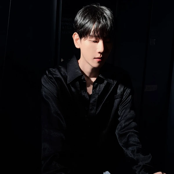 Popular photo full of fans’ love for Yoon Soyang