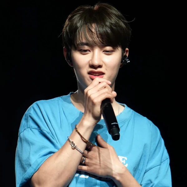 Penampilan Doh Kyungsoo (D.O.) yang paling disukai hari ini