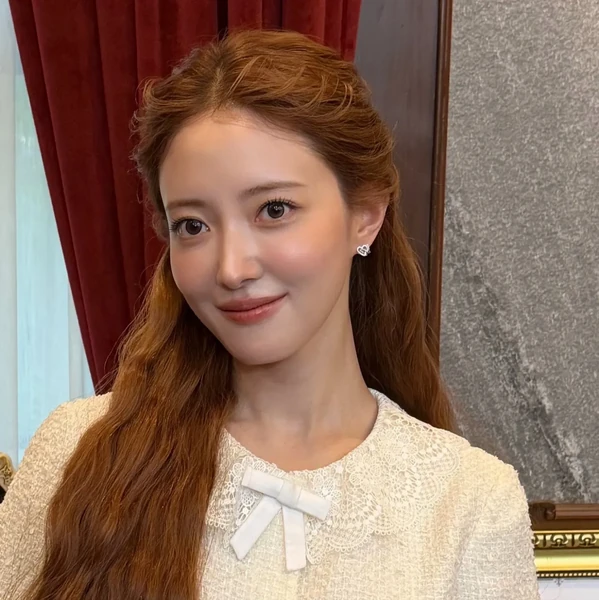 Popular photo full of fans’ love for Lee Seyoung
