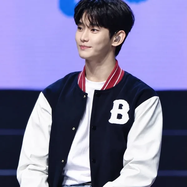 The most loved look of Kim Soohyun today