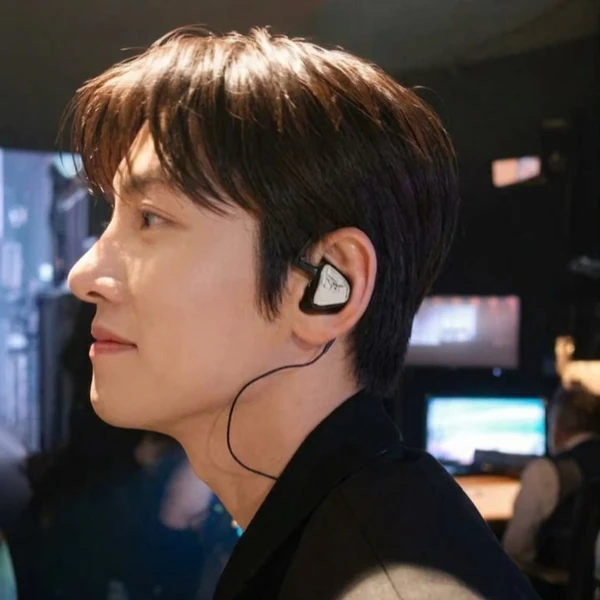 Popular photo full of fans’ love for Ji Changwook