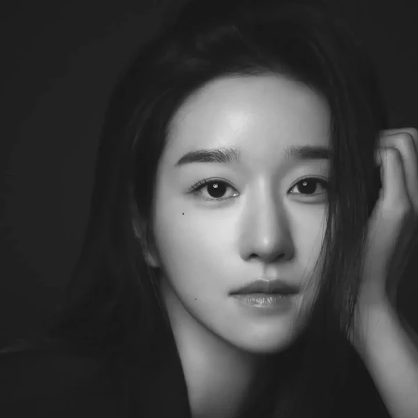 Popular photo full of fans’ love for Seo Yeaji