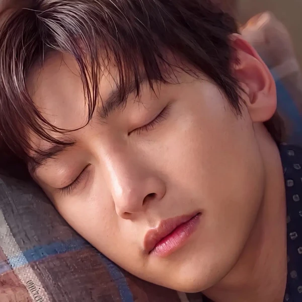 Popular photo full of fans’ love for Ji Changwook