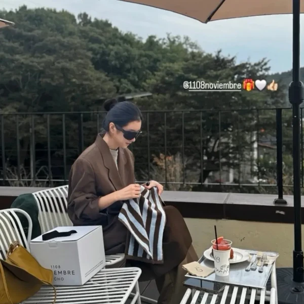 The most loved look of Seo Yeaji today